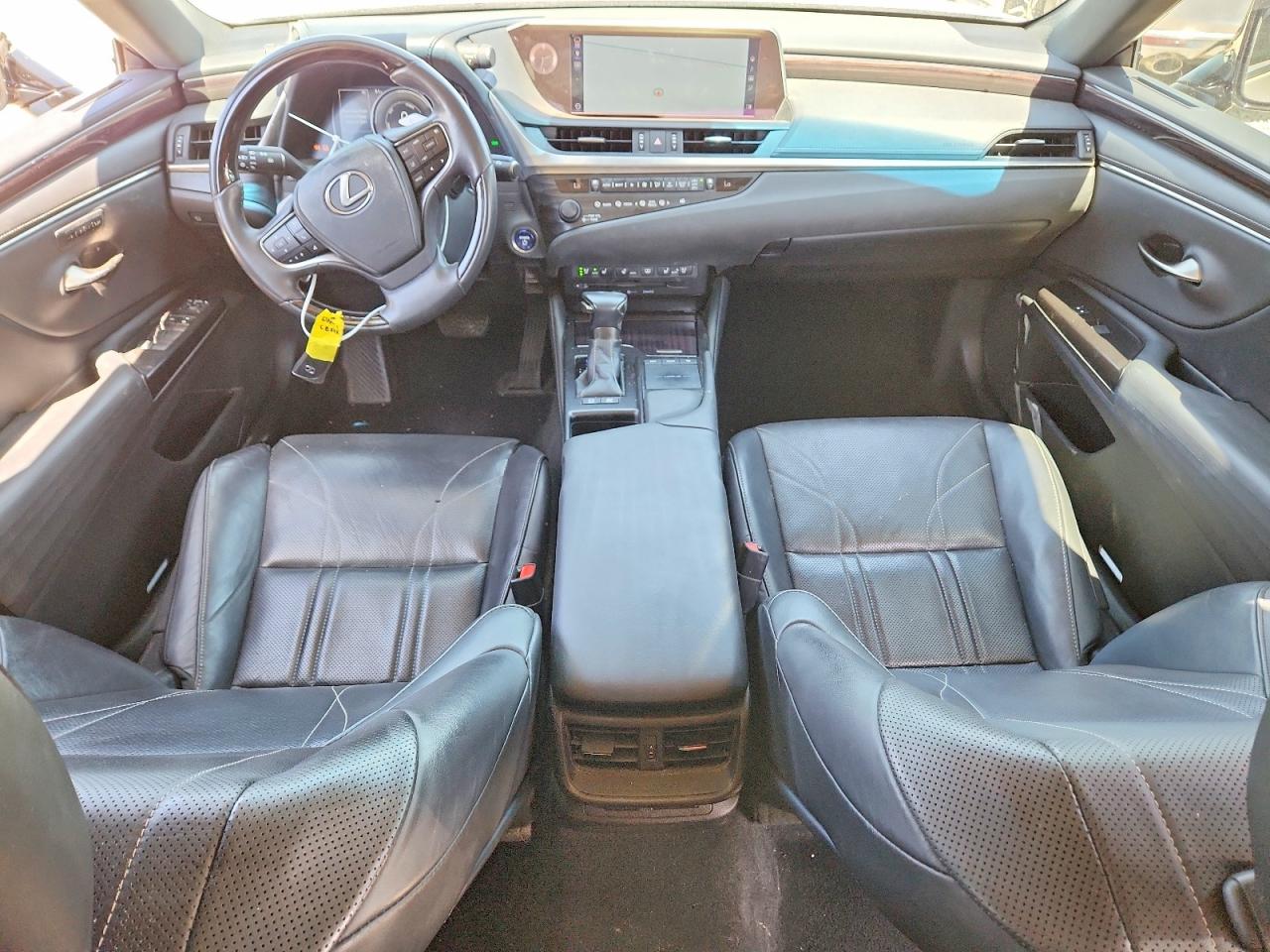 2020 LEXUS ES300