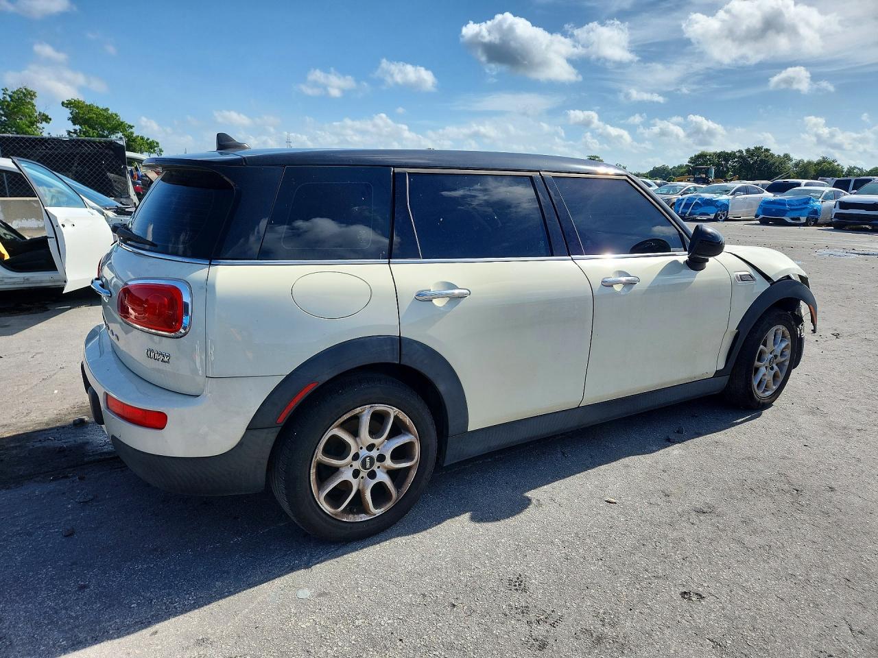 2017 MINI COOPER