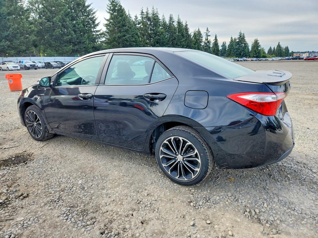 2015 TOYOTA COROLLA