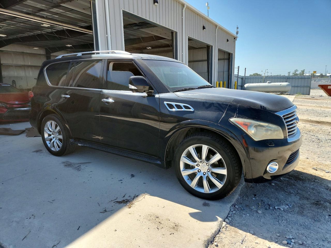 2011 INFINITI QX56