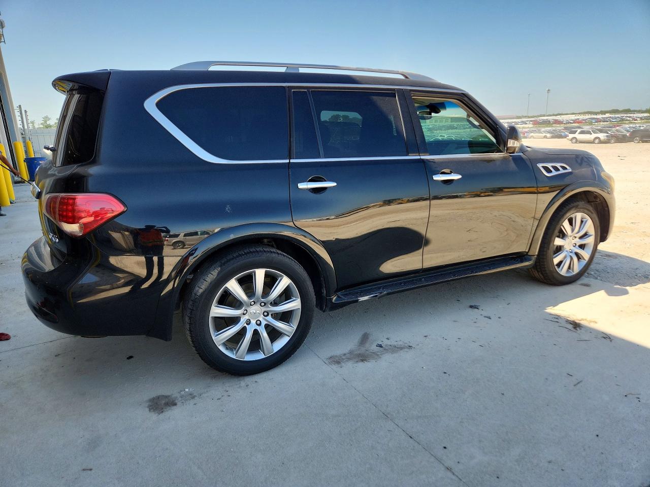 2011 INFINITI QX56