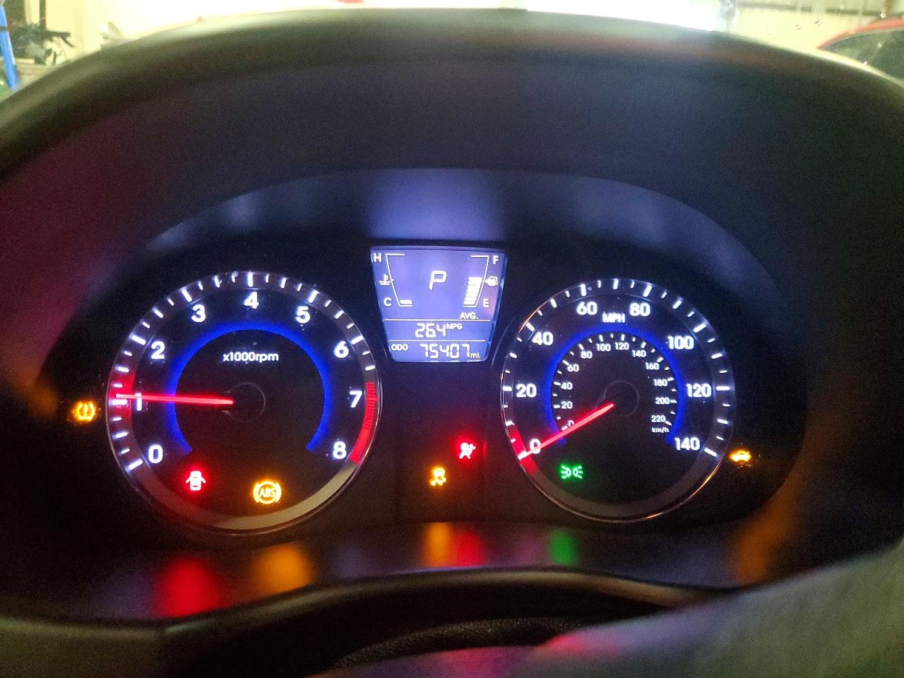 2012 HYUNDAI ACCENT