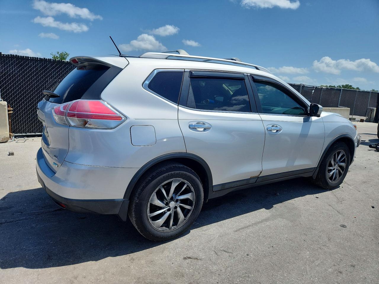2014 NISSAN ROGUE