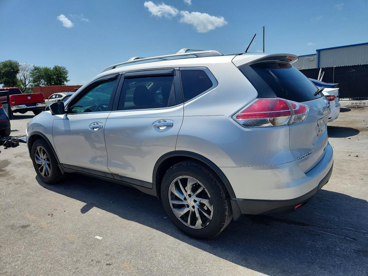 2014 NISSAN ROGUE