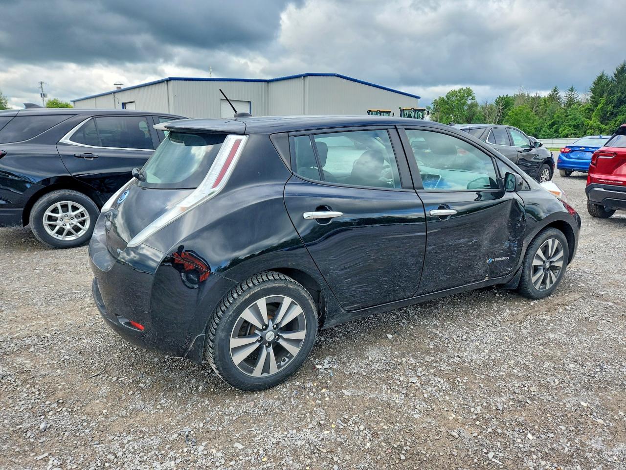 2015 NISSAN LEAF