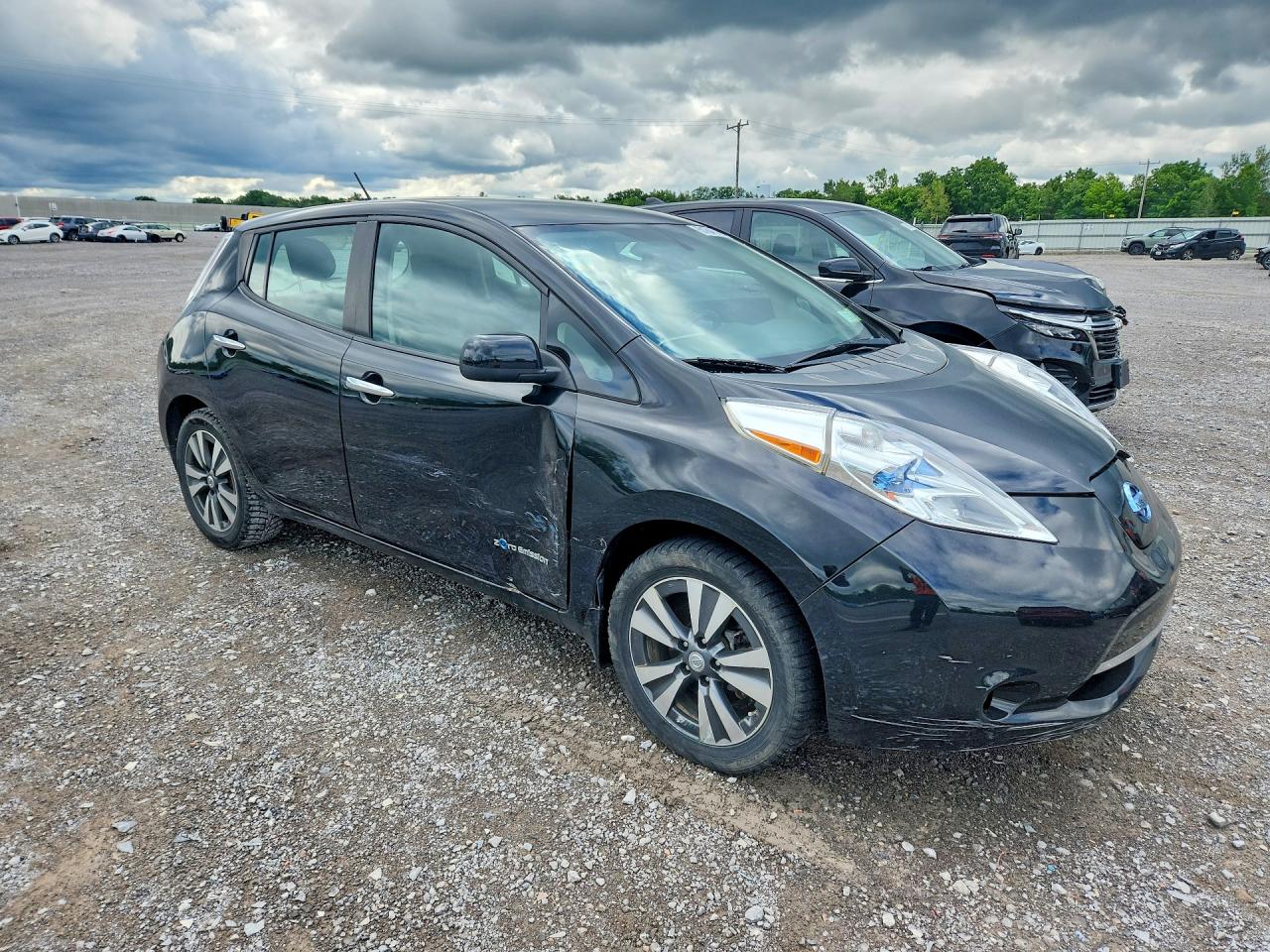 2015 NISSAN LEAF