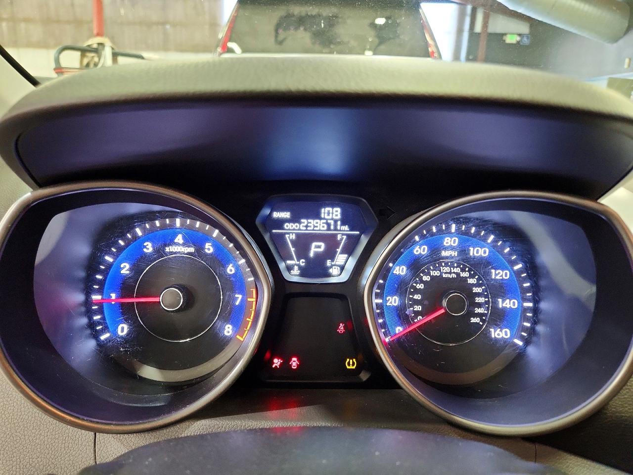 2012 HYUNDAI ELANTRA