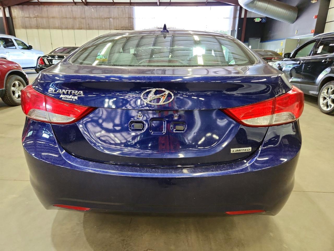 2012 HYUNDAI ELANTRA