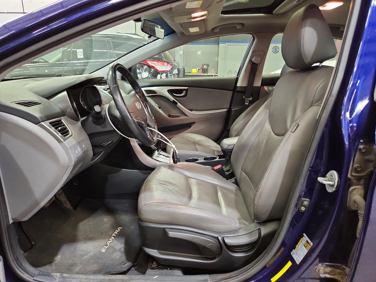 2012 HYUNDAI ELANTRA