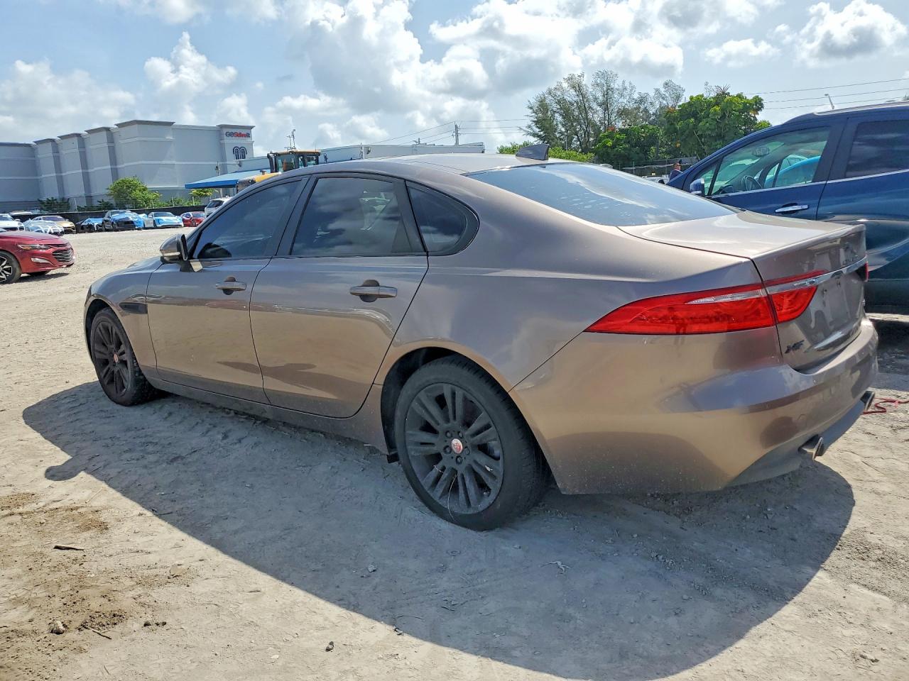 2017 JAGUAR XF