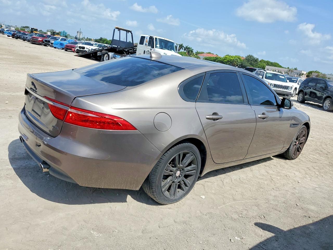 2017 JAGUAR XF
