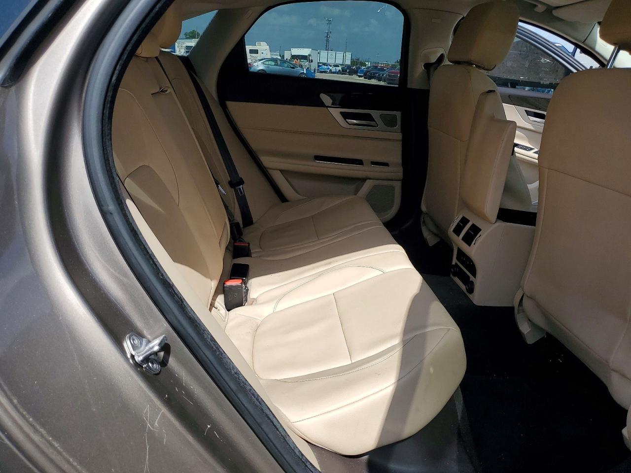 2017 JAGUAR XF