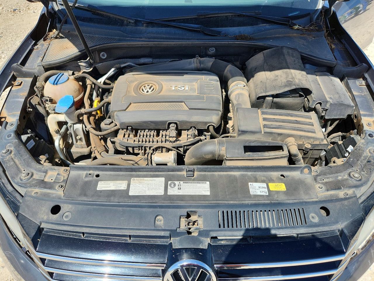 2014 VOLKSWAGEN PASSAT