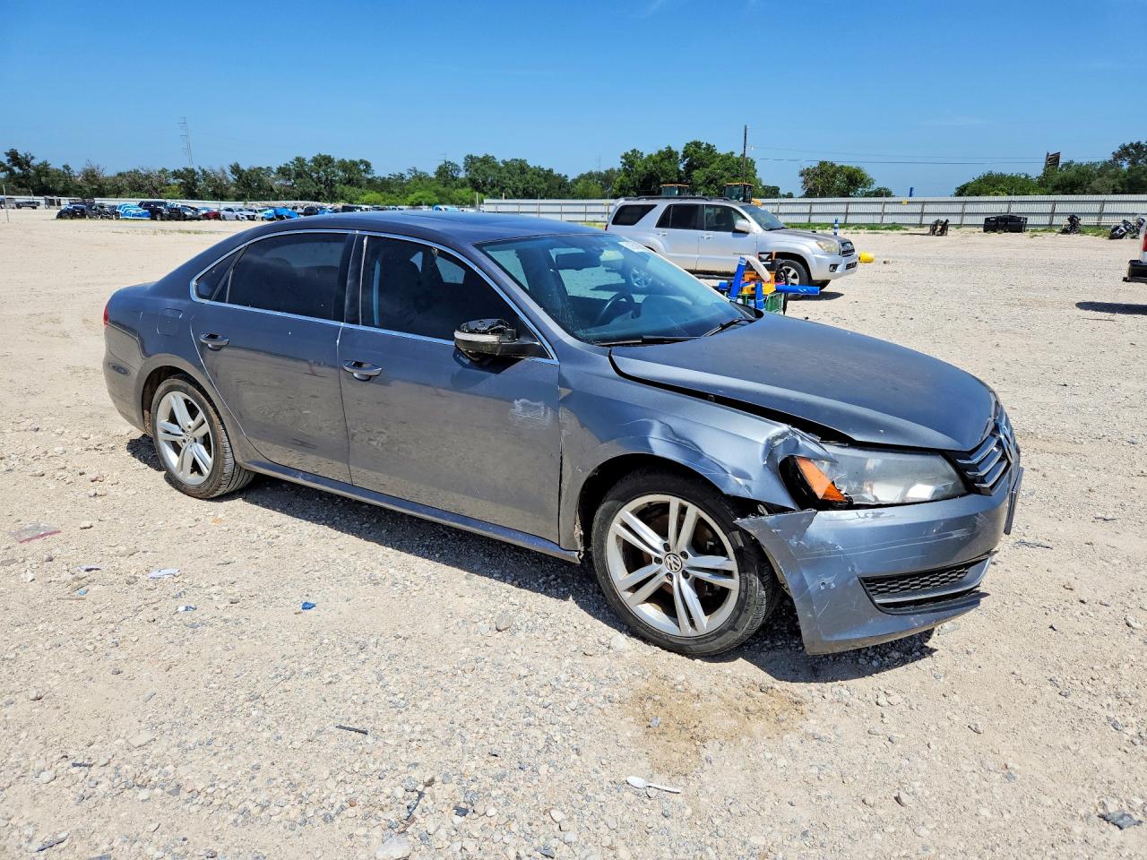 2014 VOLKSWAGEN PASSAT