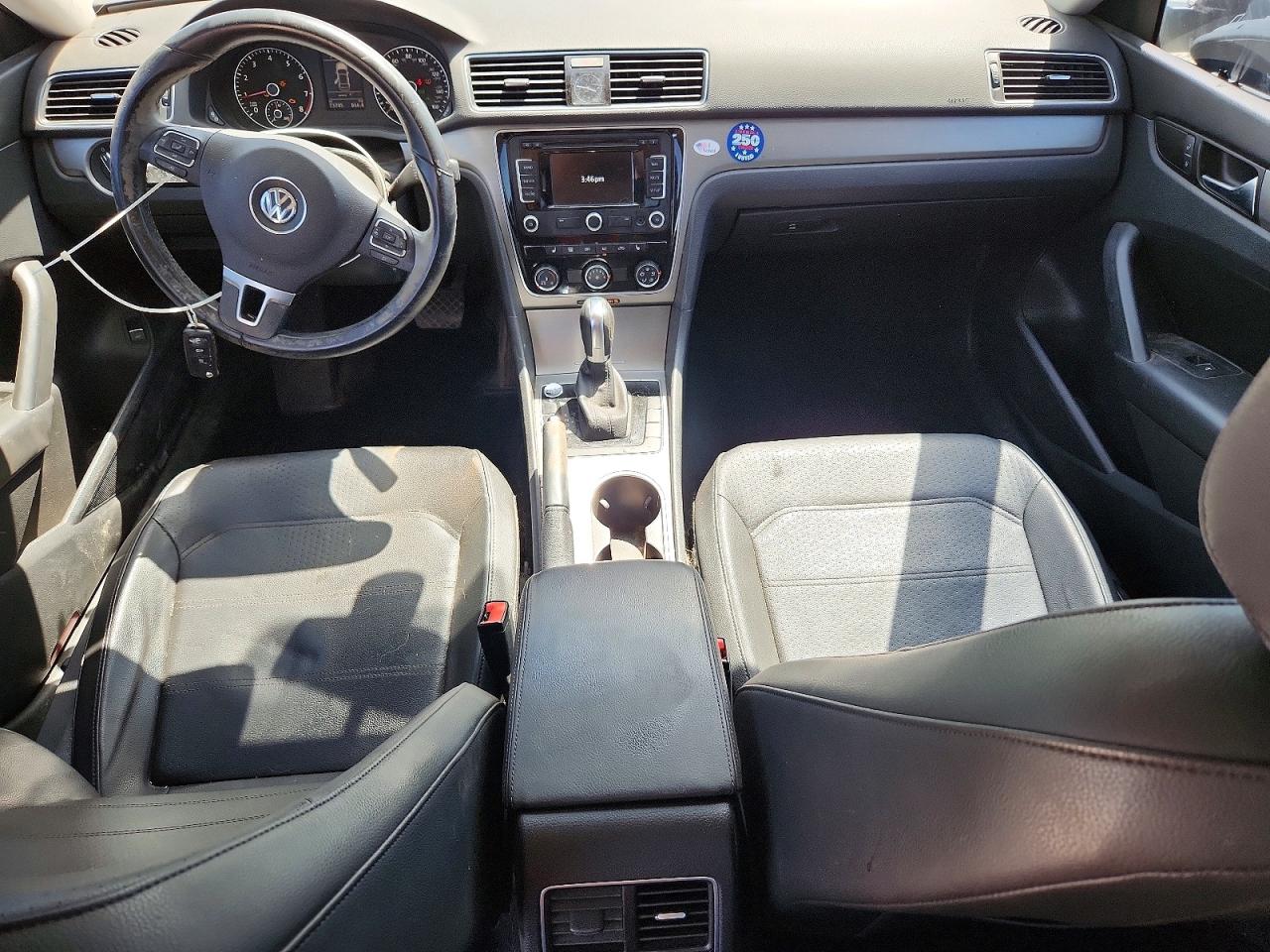 2014 VOLKSWAGEN PASSAT