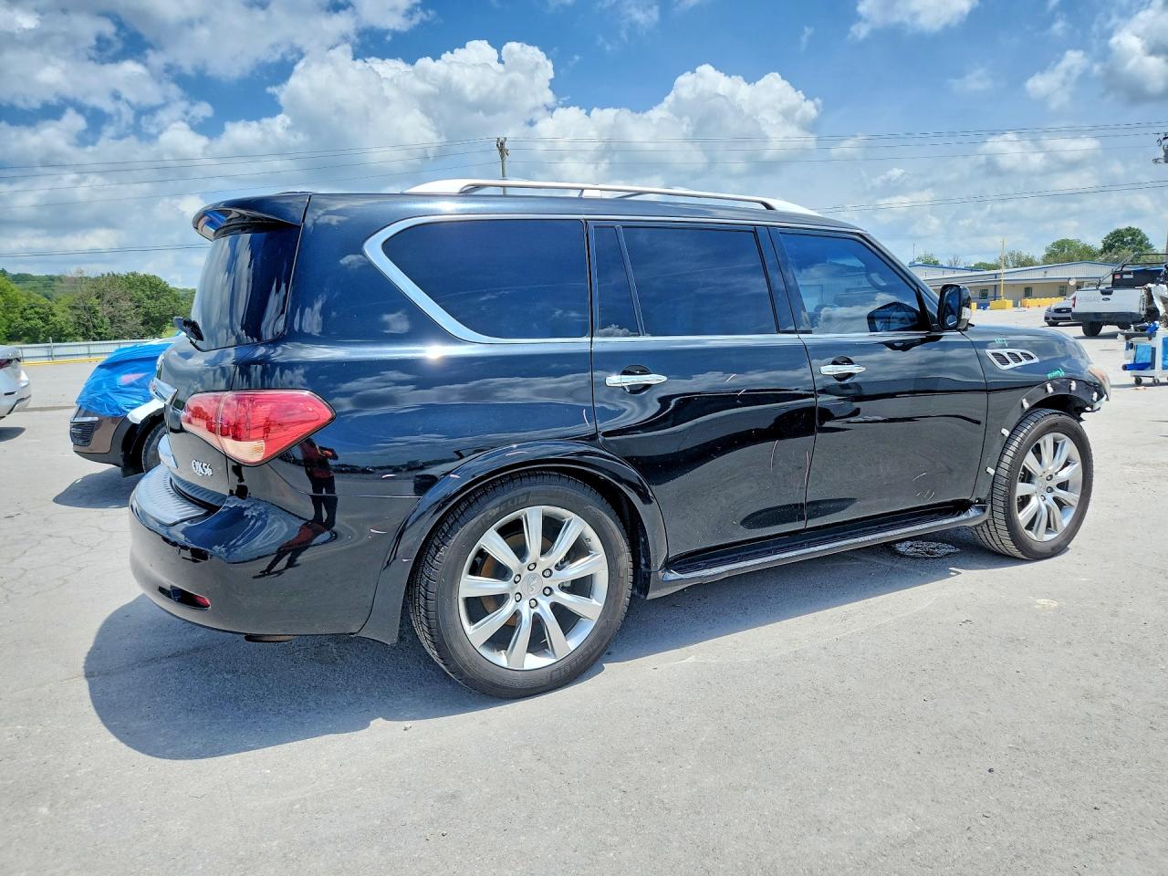 2012 INFINITI QX56