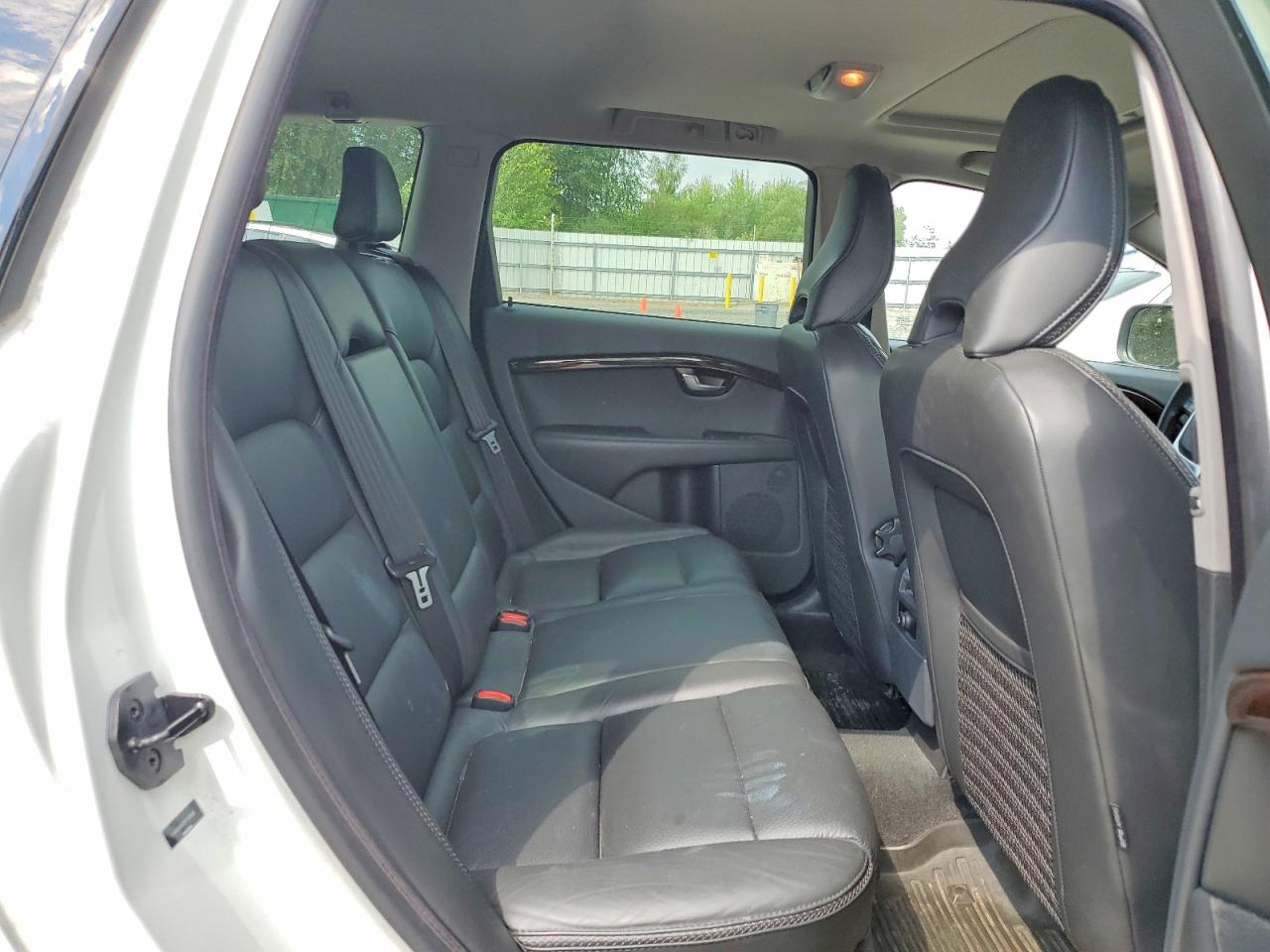 2011 VOLVO XC70