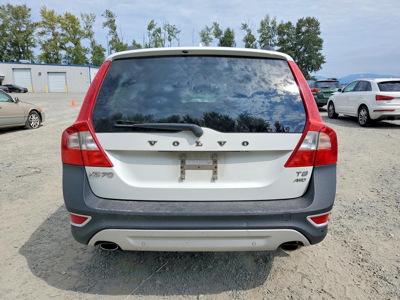 2011 VOLVO XC70