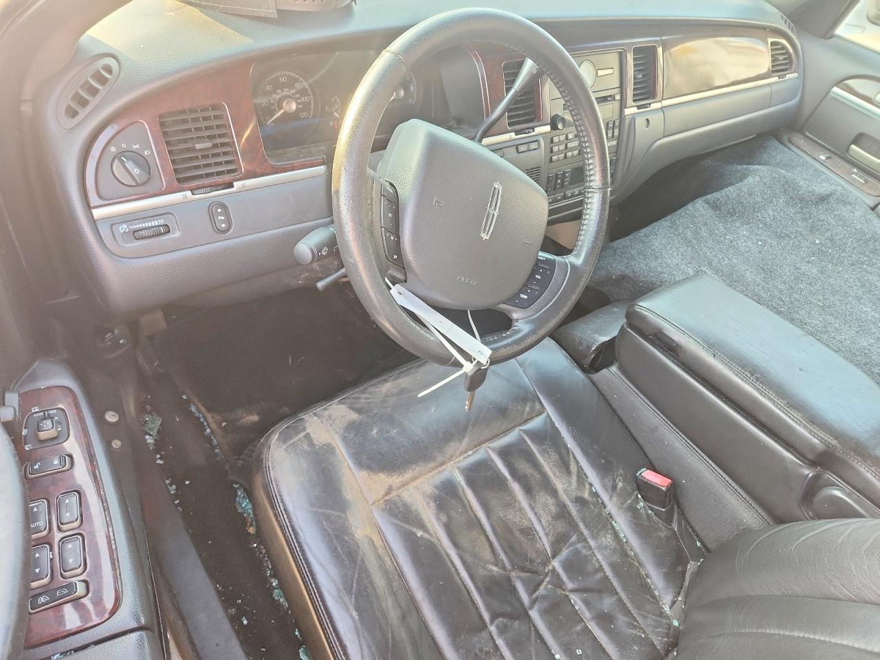 2008 LINCOLN TOWNCAR