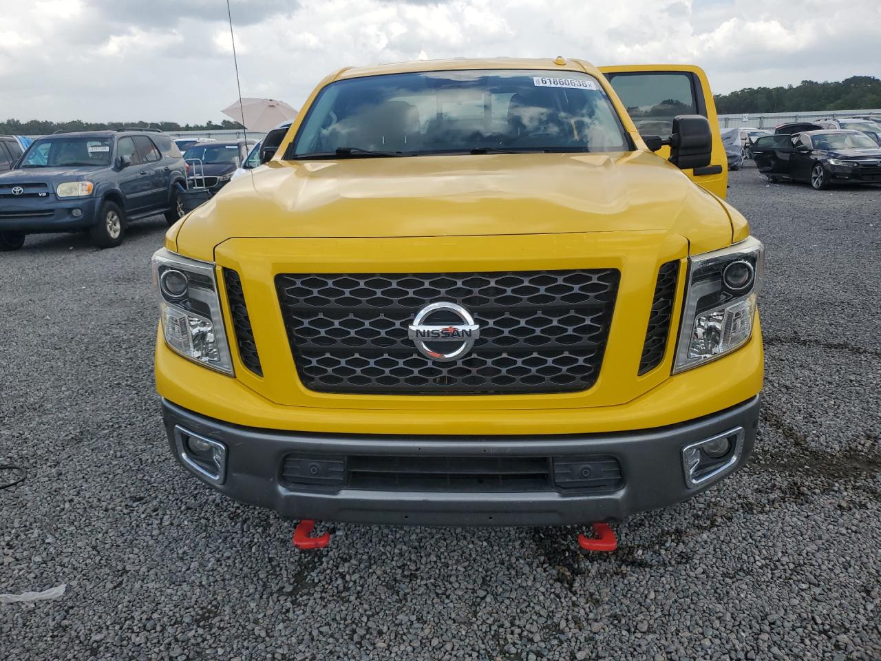 2016 NISSAN TITAN