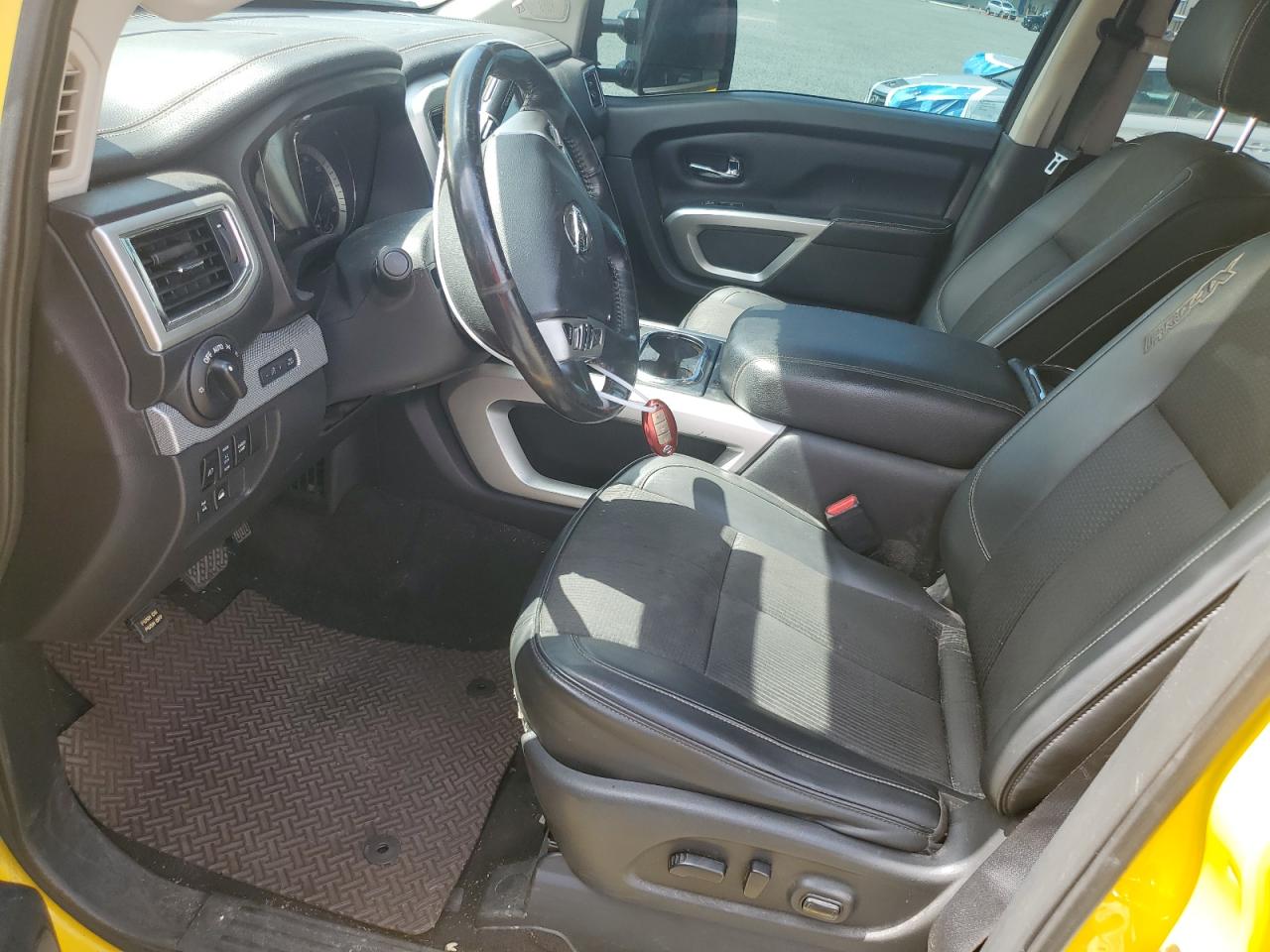 2016 NISSAN TITAN