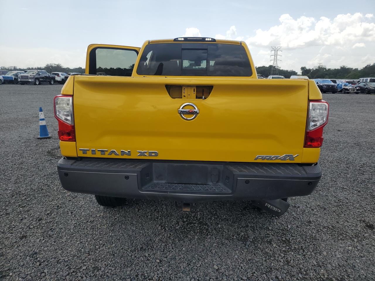 2016 NISSAN TITAN