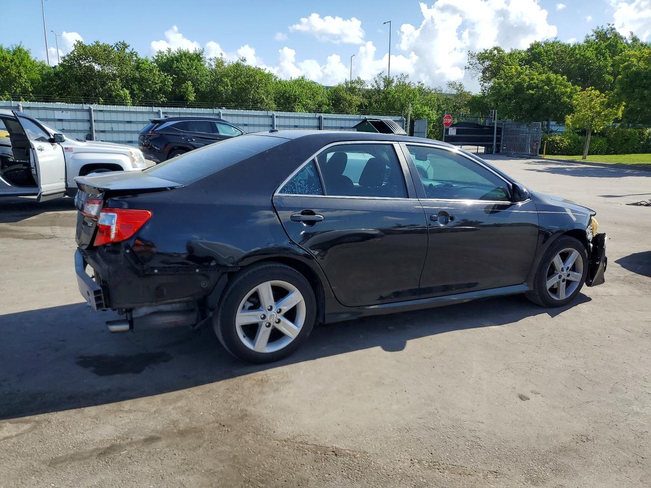 2014 TOYOTA CAMRY