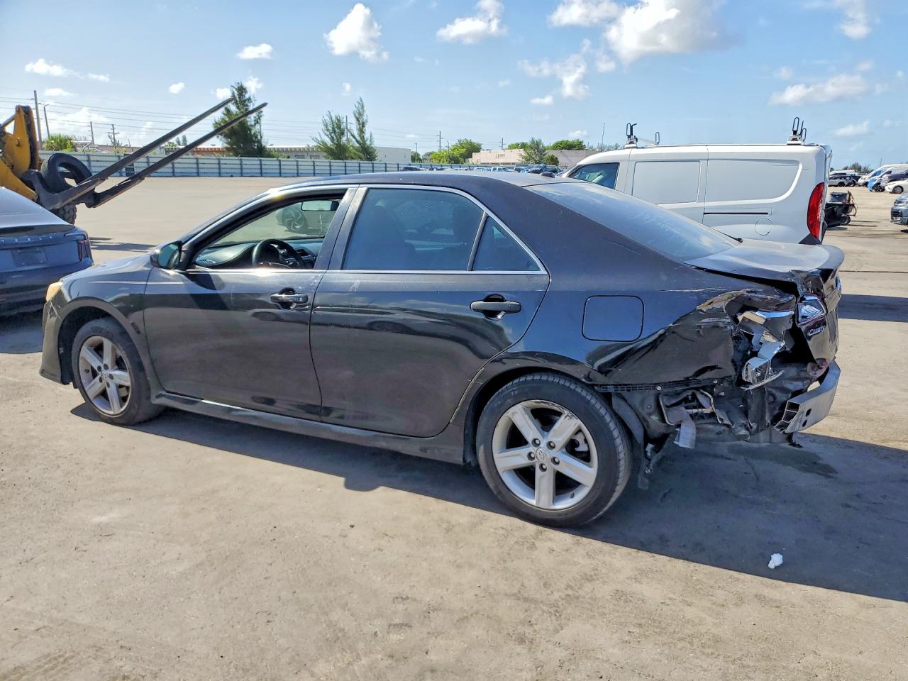 2014 TOYOTA CAMRY
