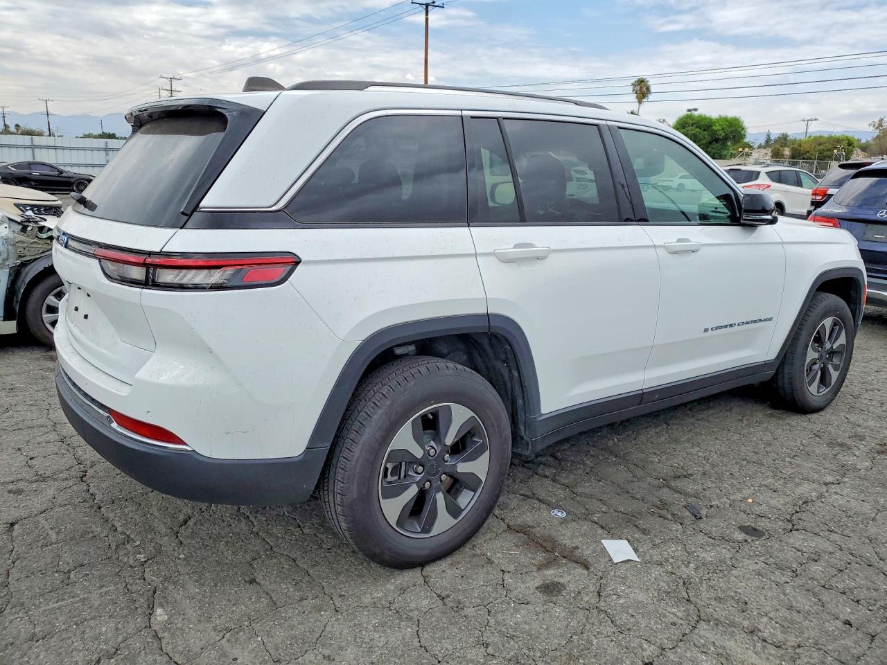 2024 JEEP CHEROKEE