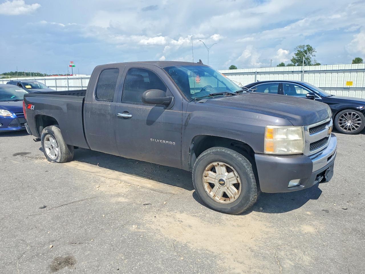 2011 CHEVROLET SILVERADO