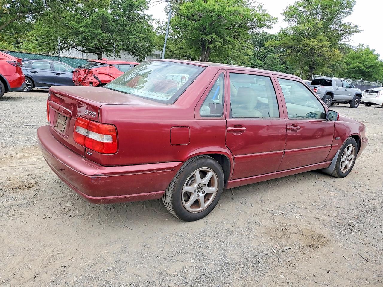 1998 VOLVO S70