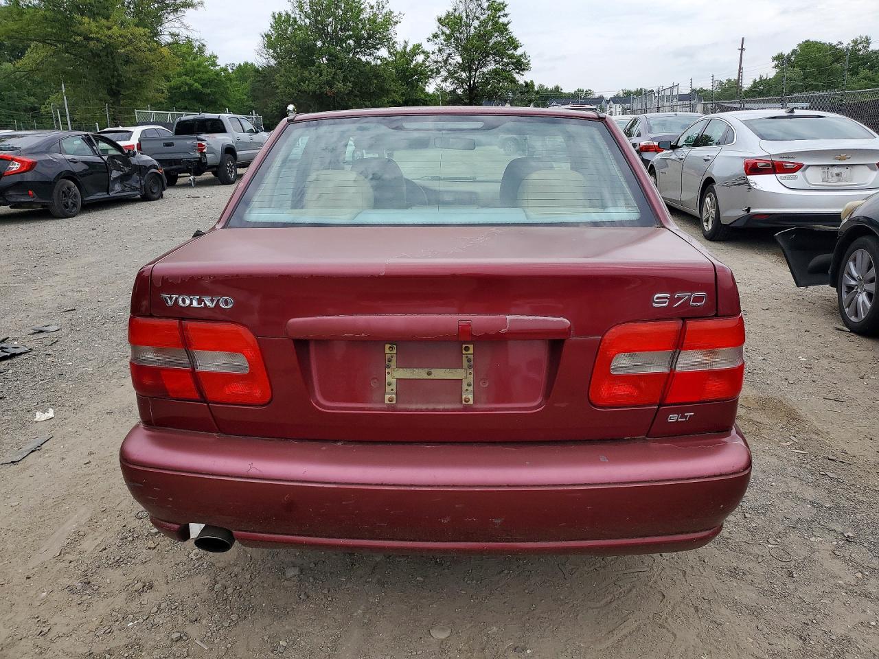 1998 VOLVO S70