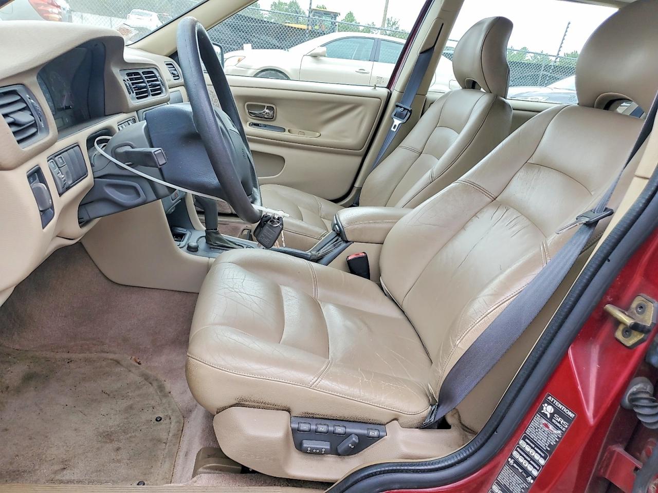 1998 VOLVO S70