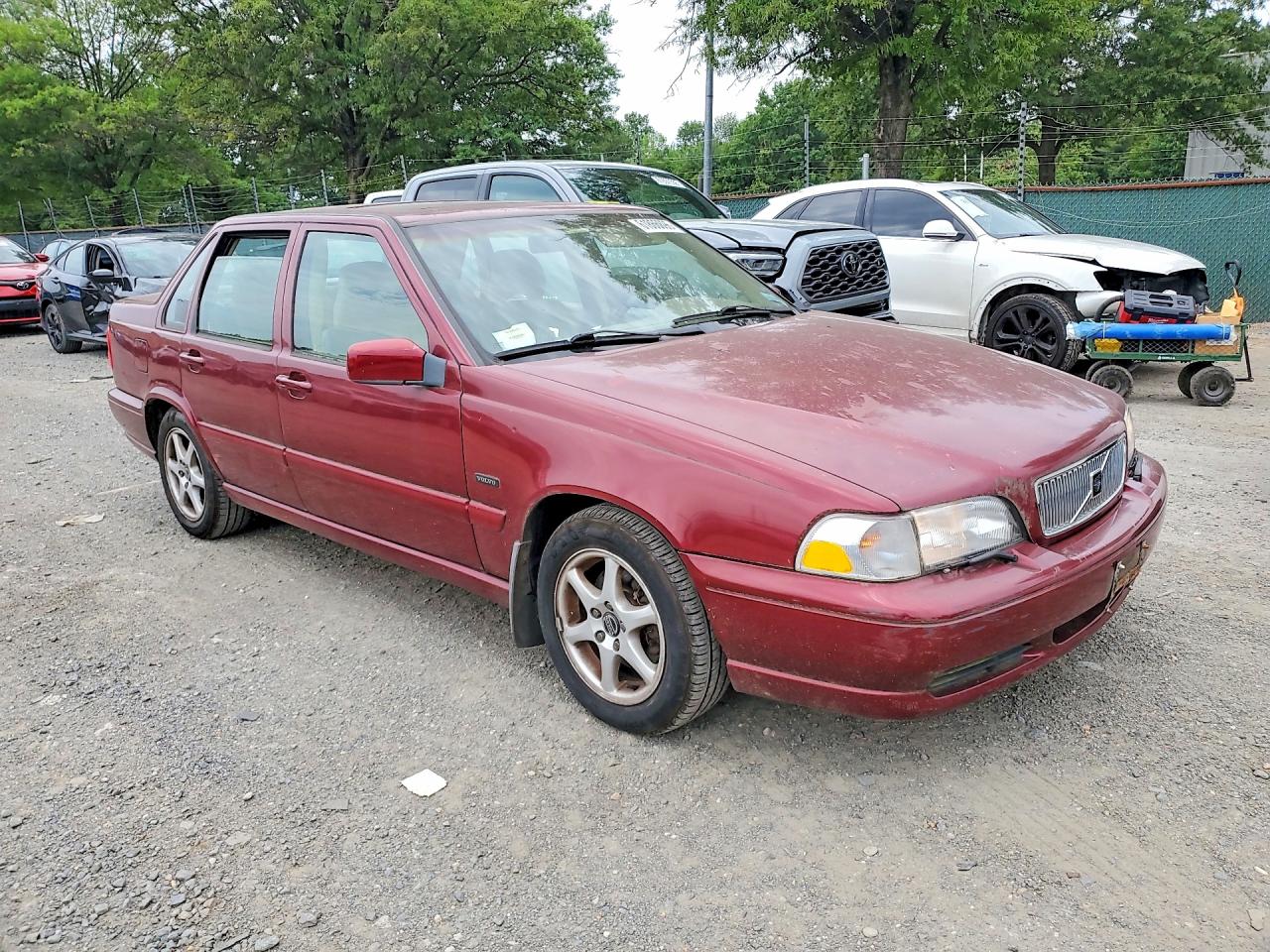 1998 VOLVO S70