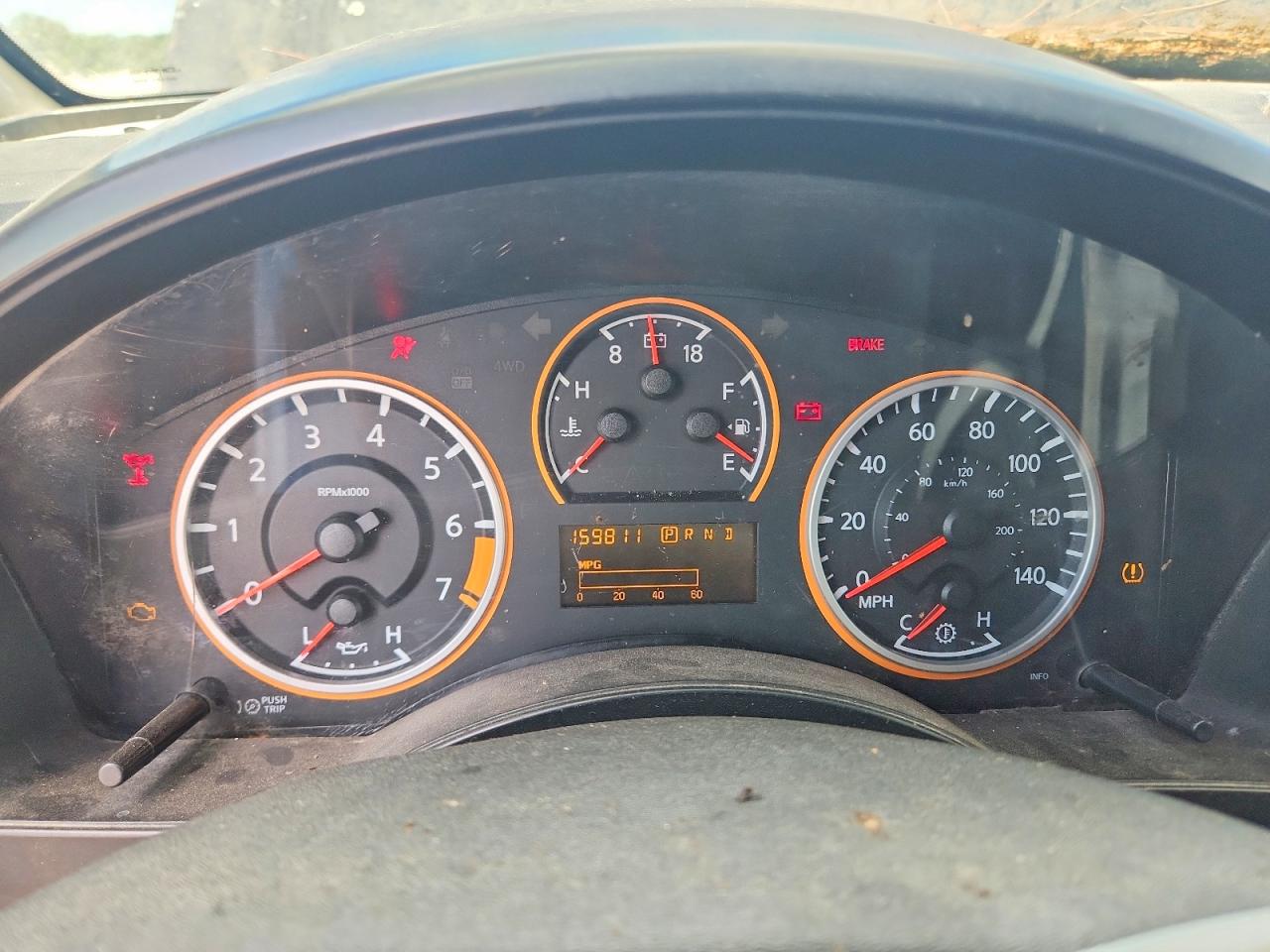 2014 NISSAN TITAN