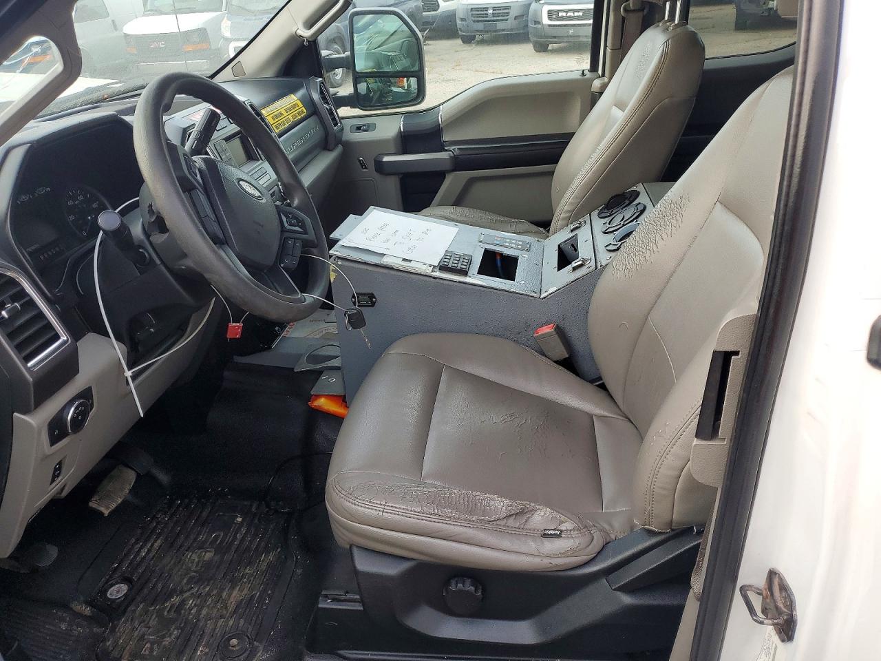 2017 FORD F550