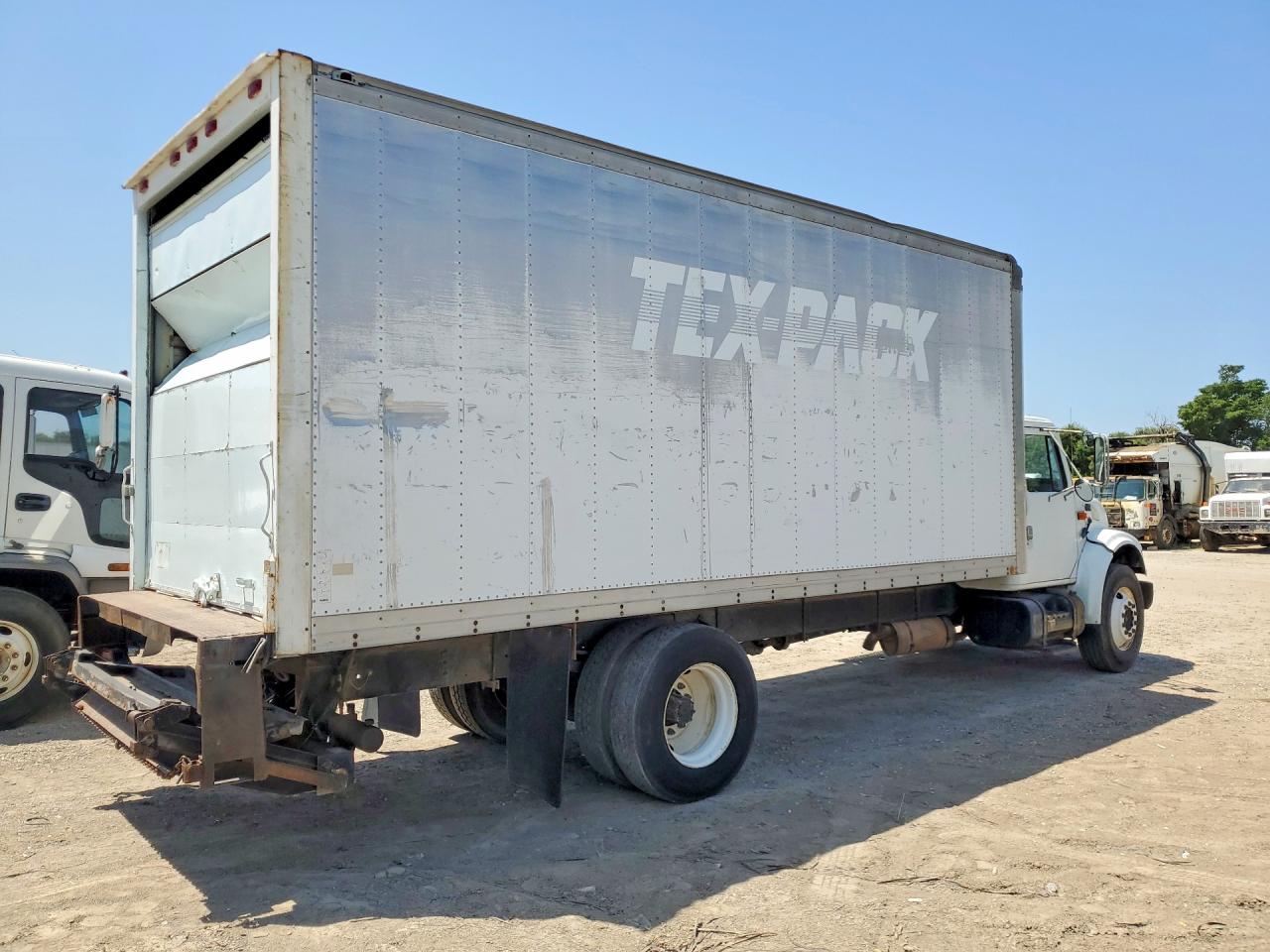 1995 INTERNATIONAL 4000 SERIE