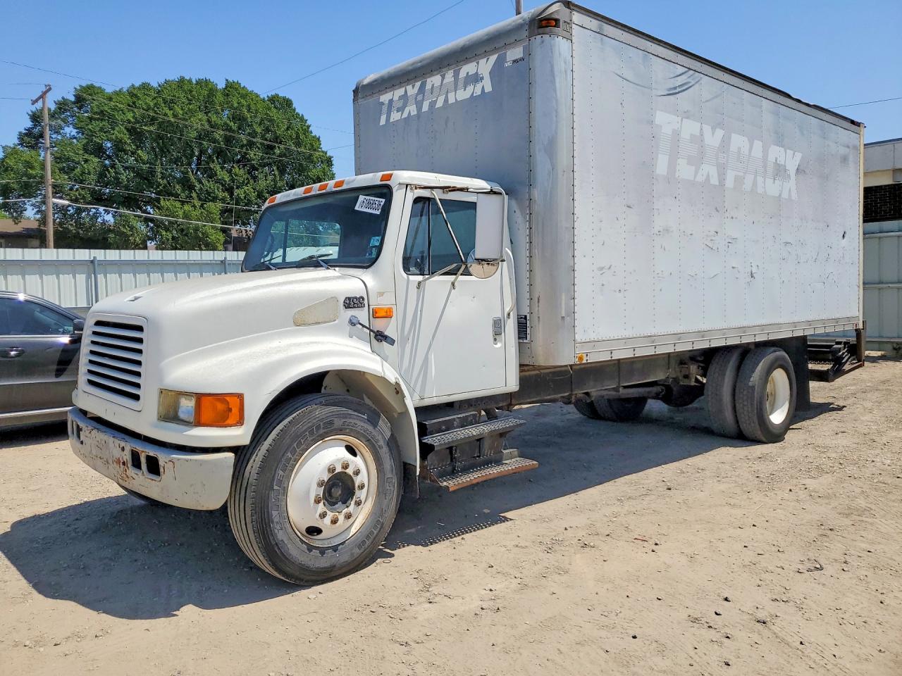 1995 INTERNATIONAL 4000 SERIE