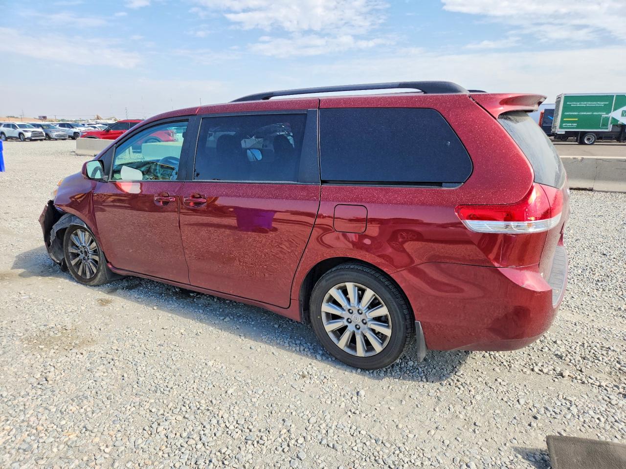 2013 TOYOTA SIENNA