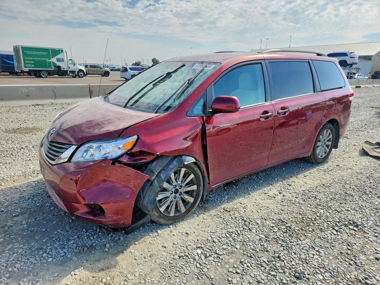 2013 TOYOTA SIENNA