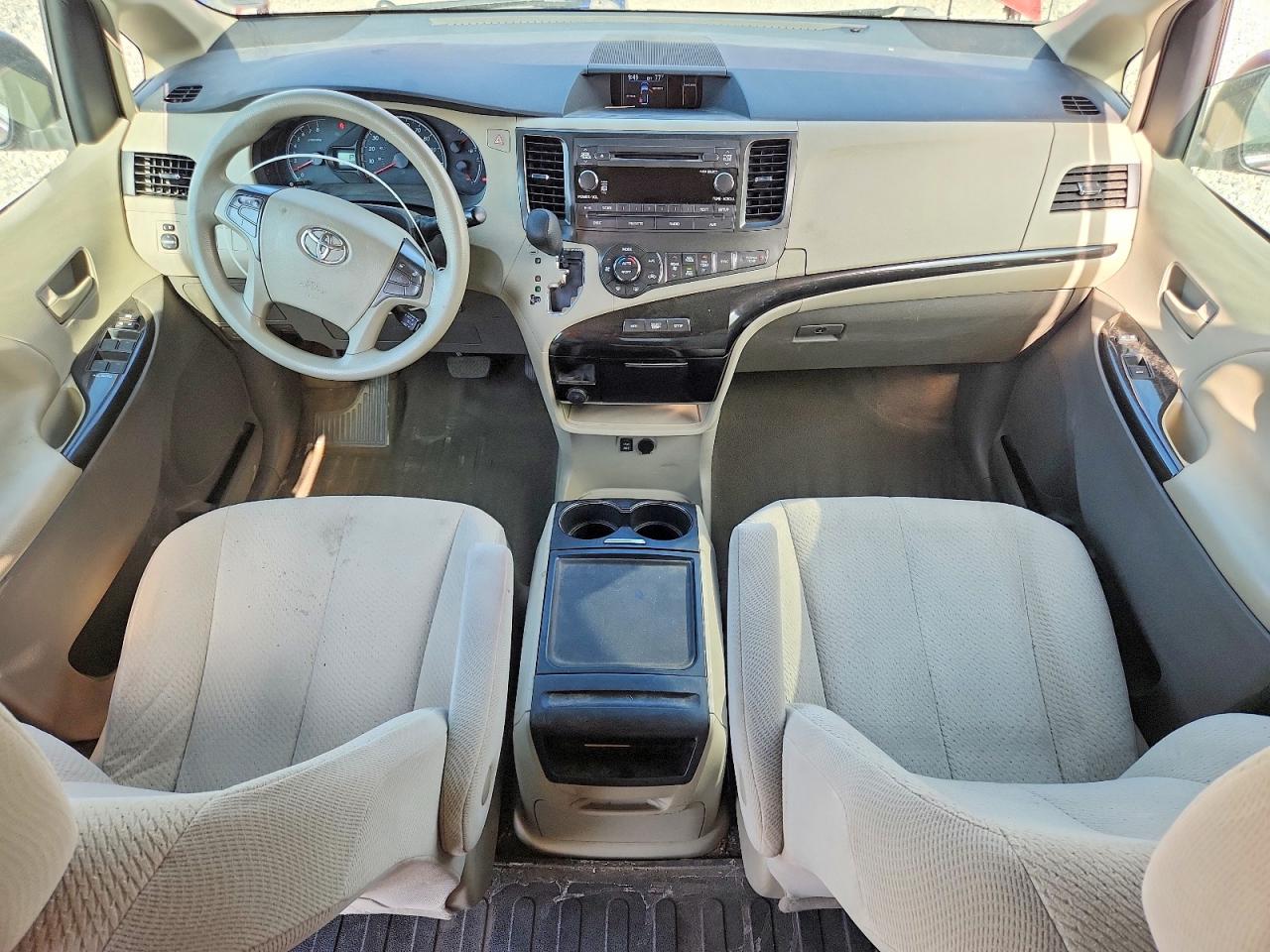 2013 TOYOTA SIENNA