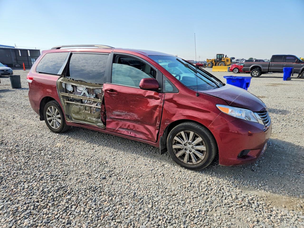 2013 TOYOTA SIENNA
