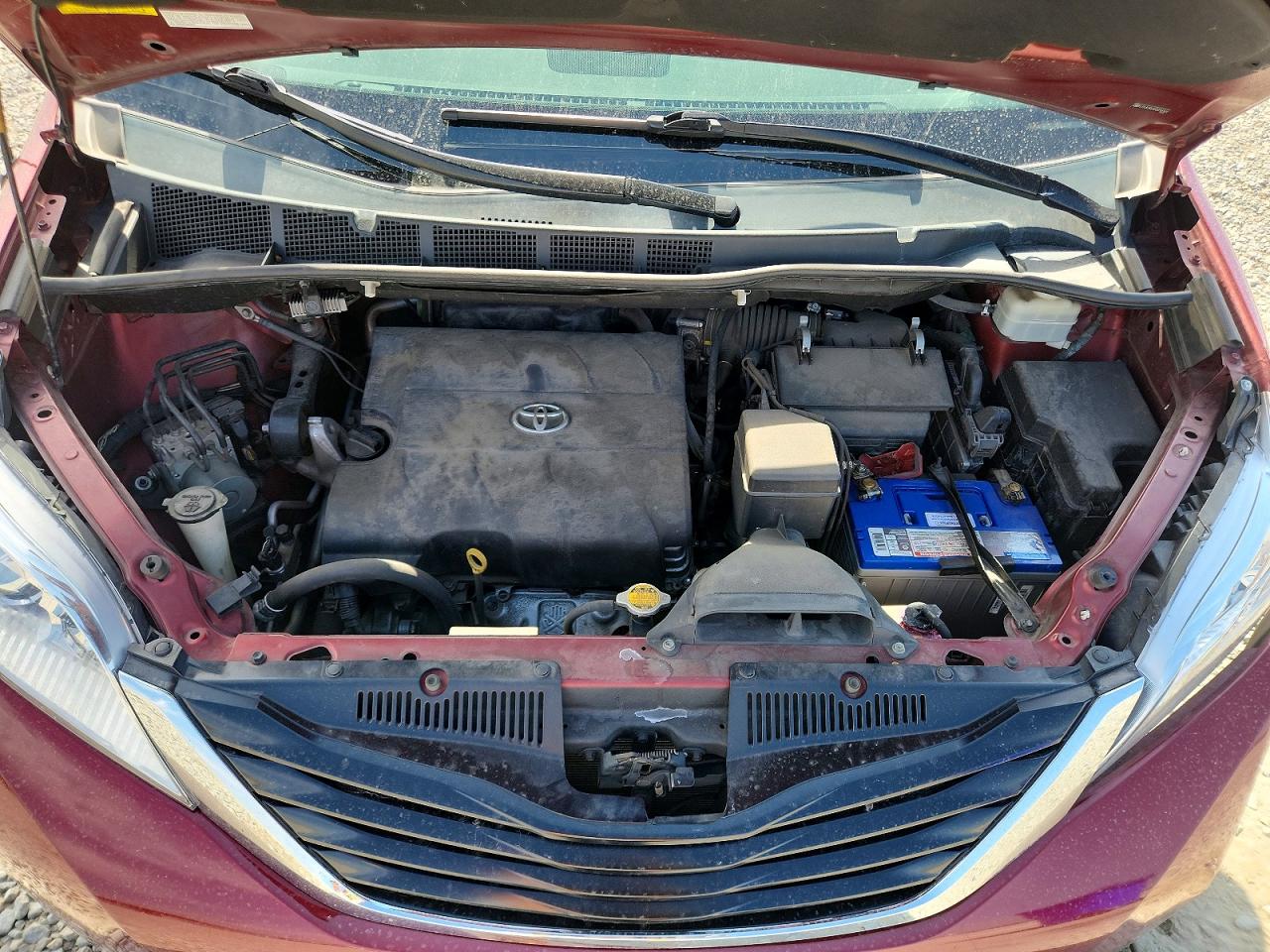 2013 TOYOTA SIENNA