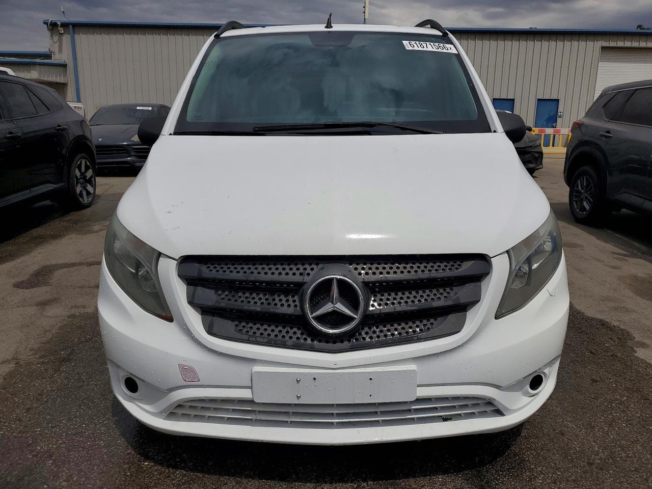 2016 MERCEDES-BENZ METRIS