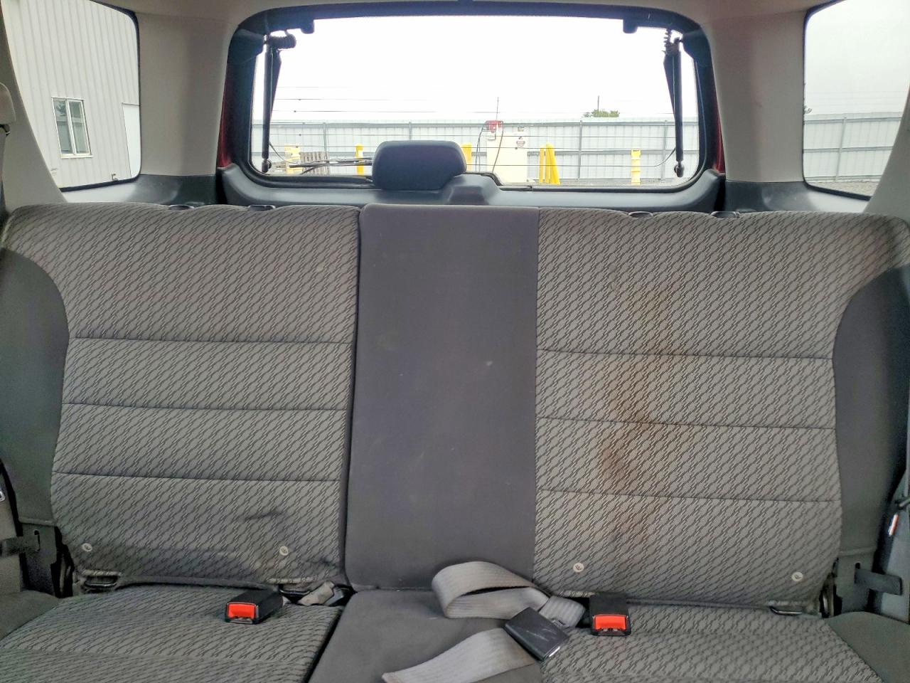 2004 FORD ESCAPE