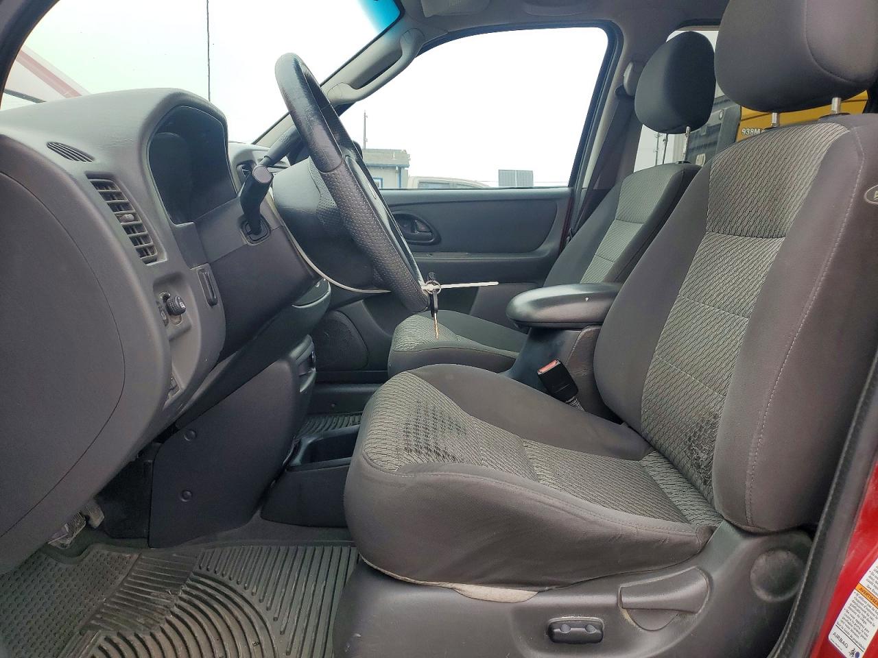 2004 FORD ESCAPE