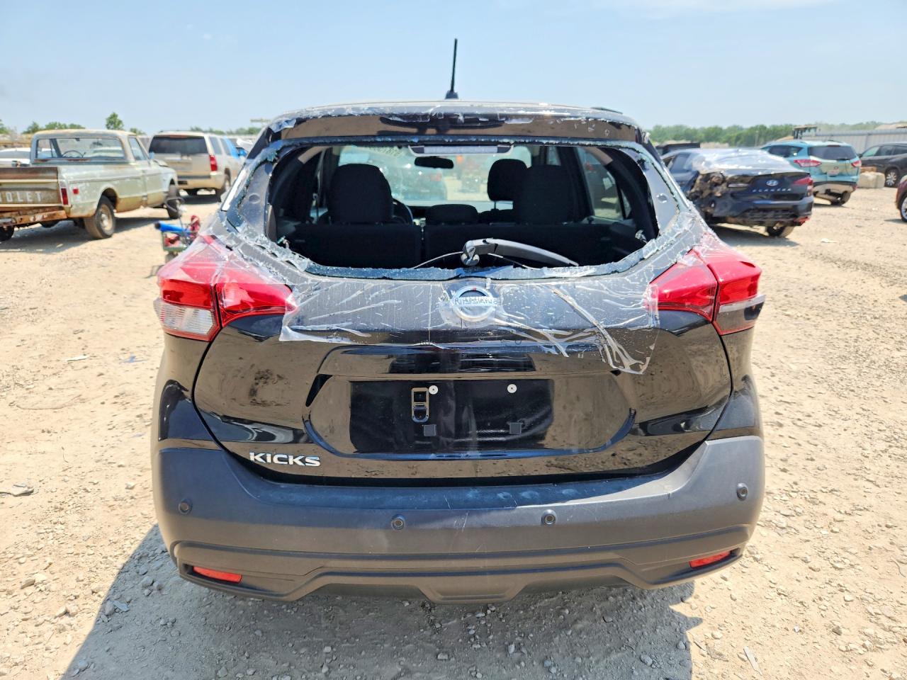 2020 NISSAN KICKS