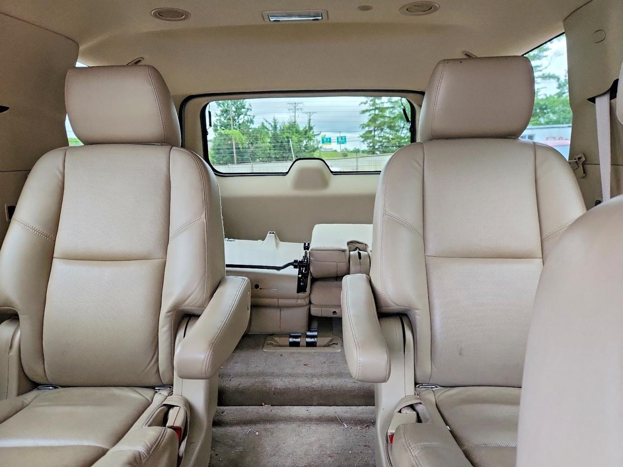 2011 CADILLAC ESCALADE