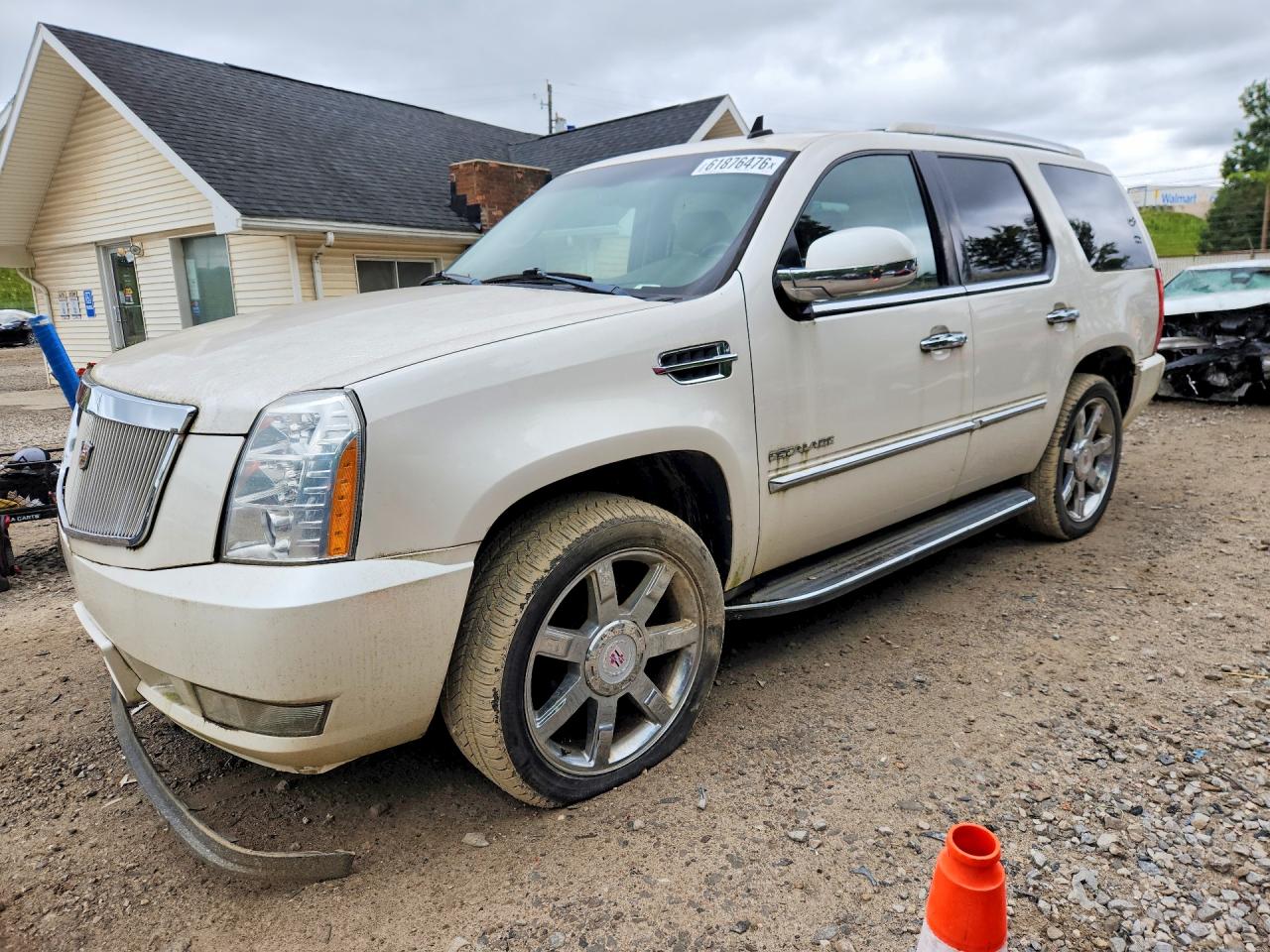 2011 CADILLAC ESCALADE