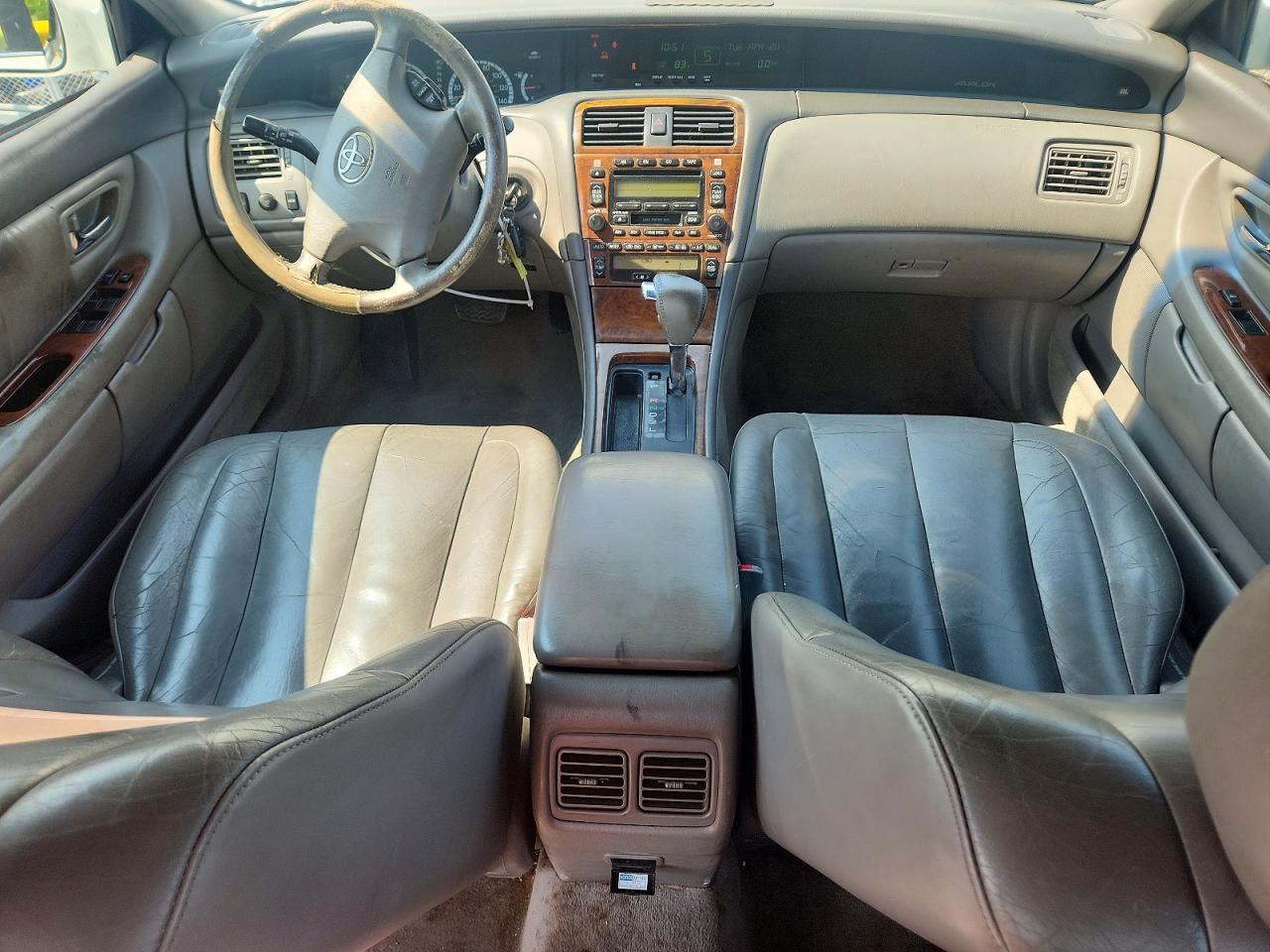 2002 TOYOTA AVALON
